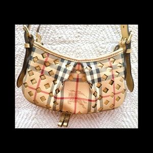 Burberry purse